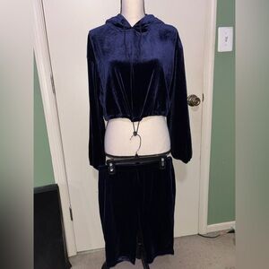 Velour cropped sweatshirt and biker shorts set